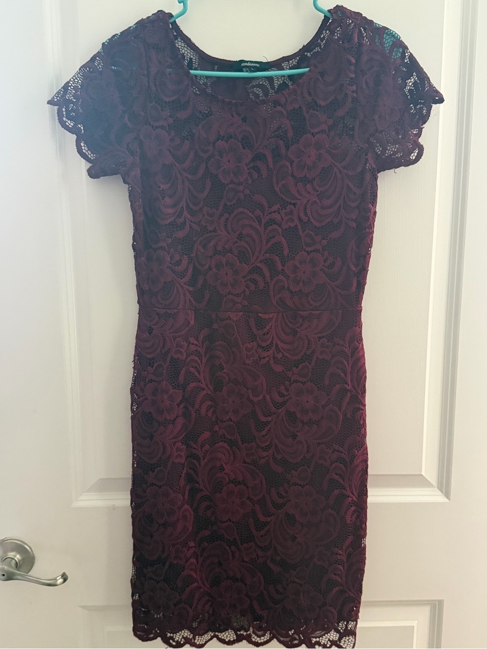 Women's Burgundy Lace Sheath Dress
